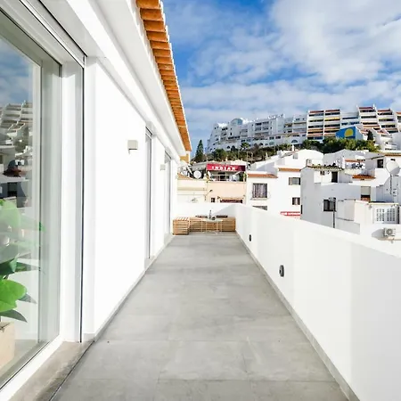 Casas Barulho Penthouse Old Town Apartment