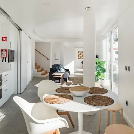 Casas Barulho Penthouse Old Town *